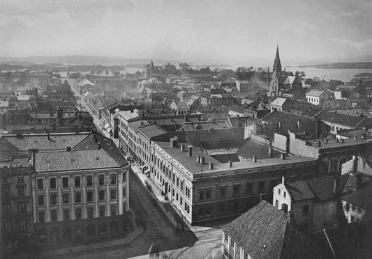 Utsikt fra Vår Frelsers Kirke mot Kirkeveien og Akershus Festning